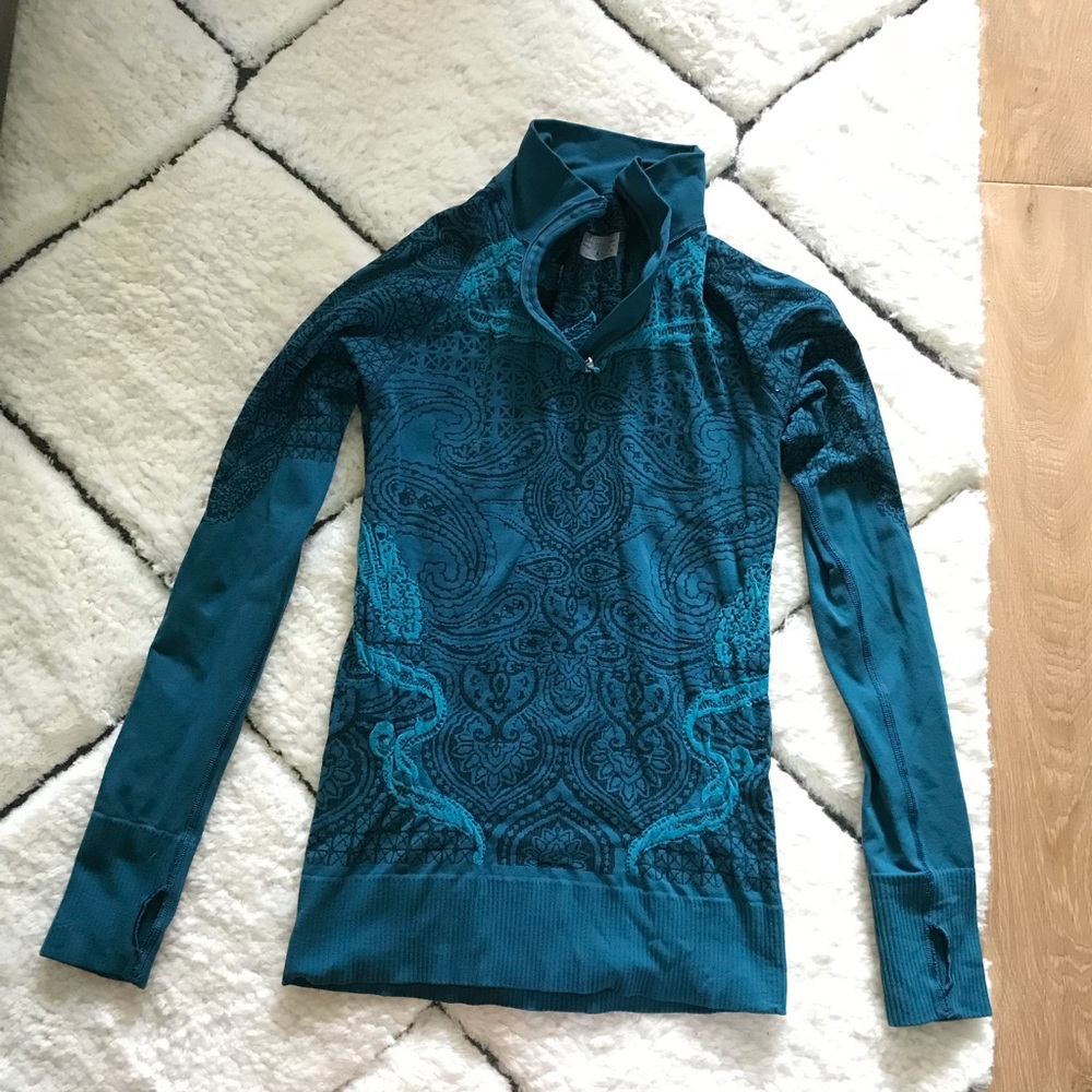 Athleta Blue stretchy patterned quarter zip